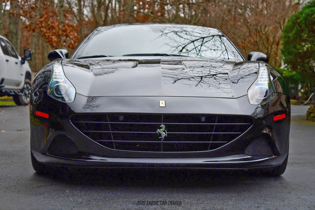 Used 2016 Ferrari California T RWD image 21