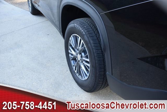 Used 2025 Chevrolet Traverse LT w/ Driver Confidence Package image 16