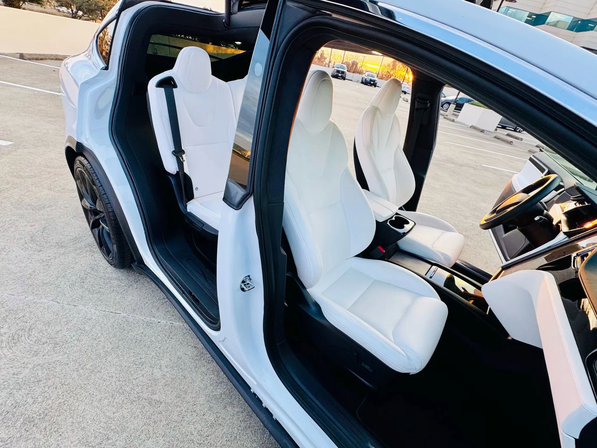 Used 2020 Tesla Model X Long Range image 31