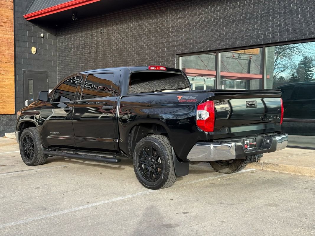 Used 2018 Toyota Tundra SR5 w/ SR5 Upgrade Package image 19