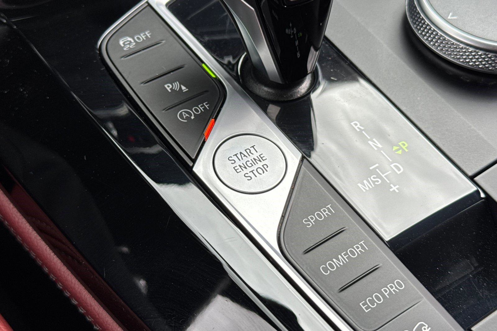 Used 2025 BMW X4 xDrive30i image 32