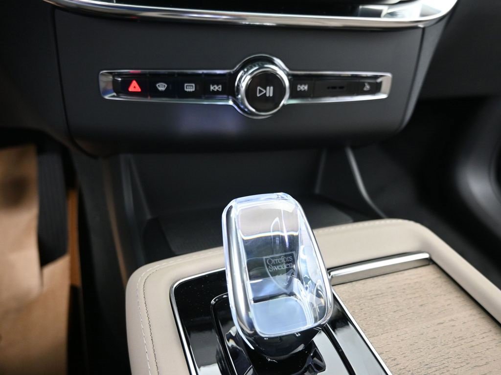 New 2026 Volvo XC90 B6 Ultra w/ Lounge Package image 24