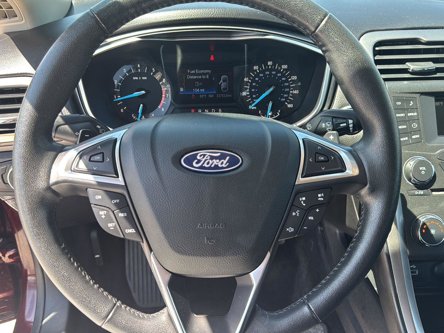 Used 2018 Ford Fusion SE image 18