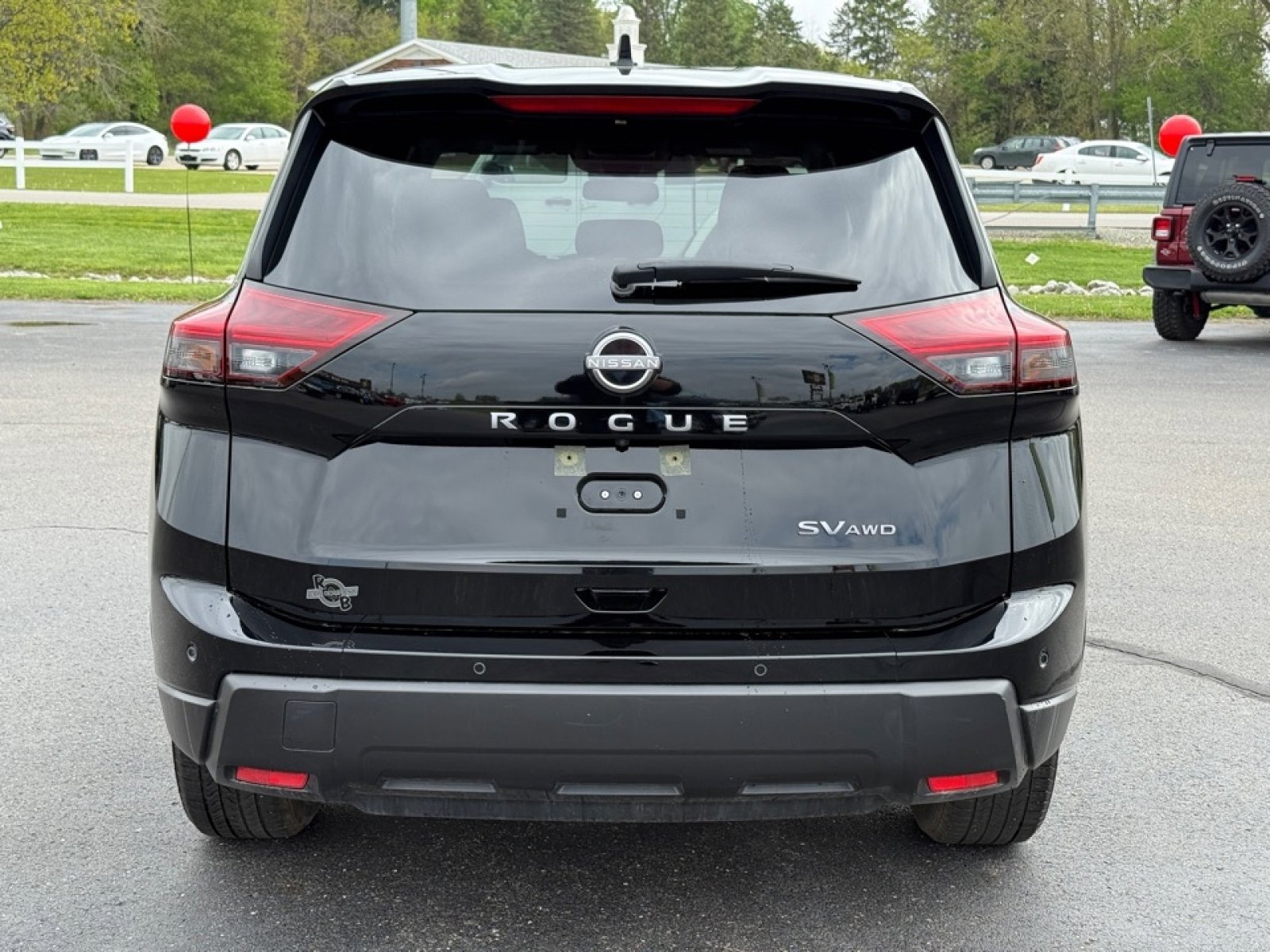 Used 2024 Nissan Rogue SV image 7