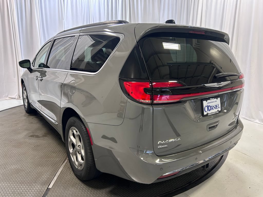 Used 2023 Chrysler Pacifica Limited w/ Uconnect Theater Family Group AWD/4WD image 29