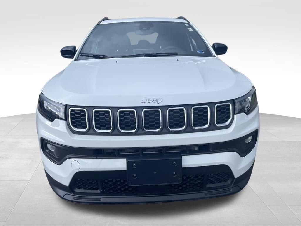 Used 2026 Jeep Compass Latitude AWD/4WD image 18