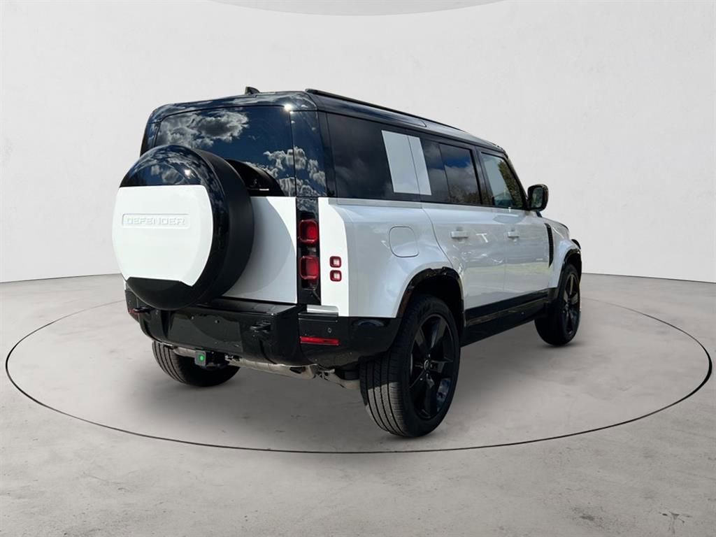 New 2025 Land Rover Defender 110 X-Dynamic SE image 5