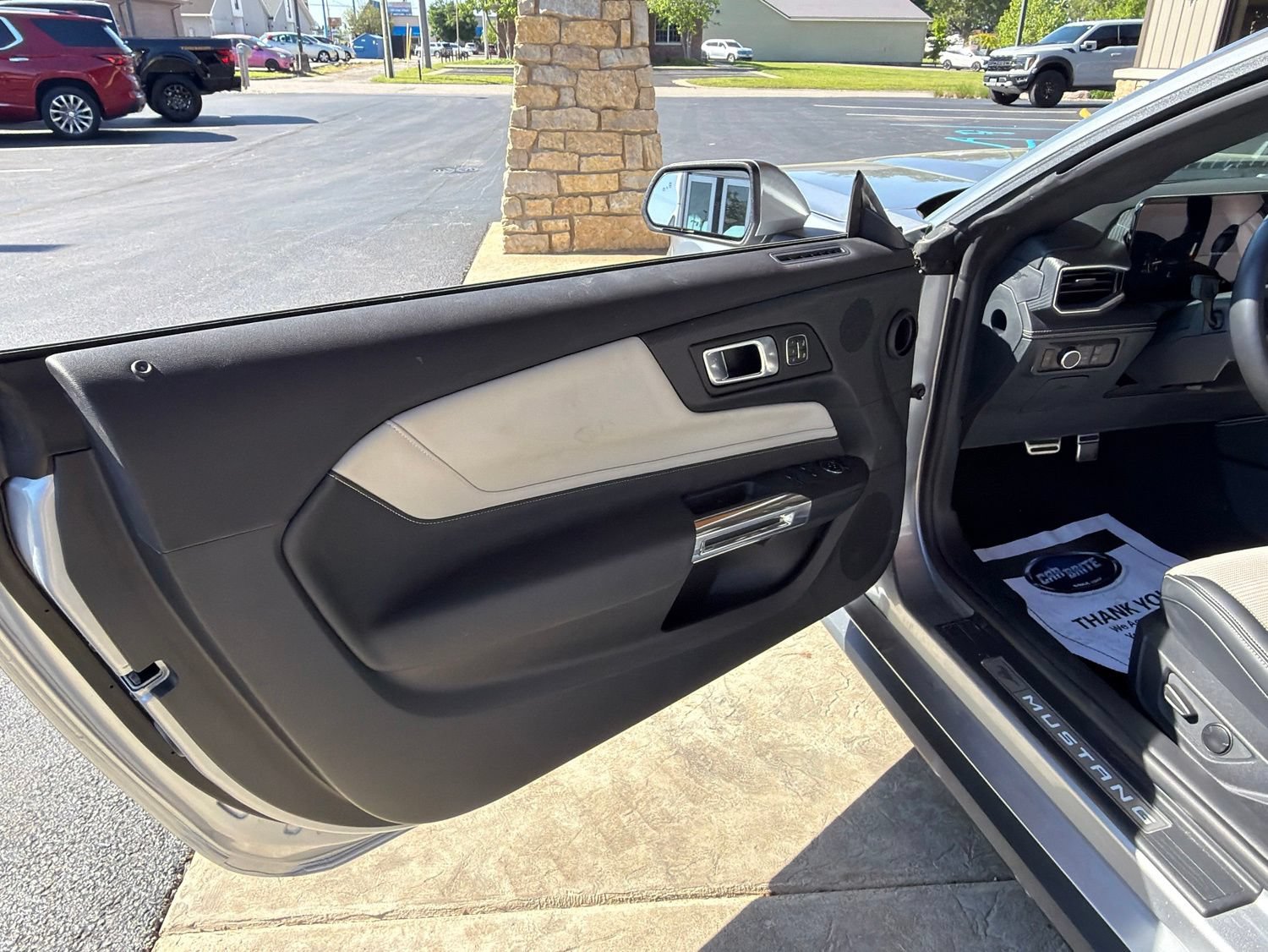 Used 2025 Ford Mustang GT Premium RWD image 4