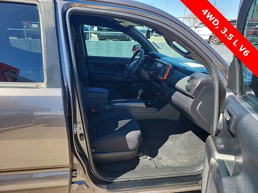 Used 2020 Toyota Tacoma TRD Sport image 16