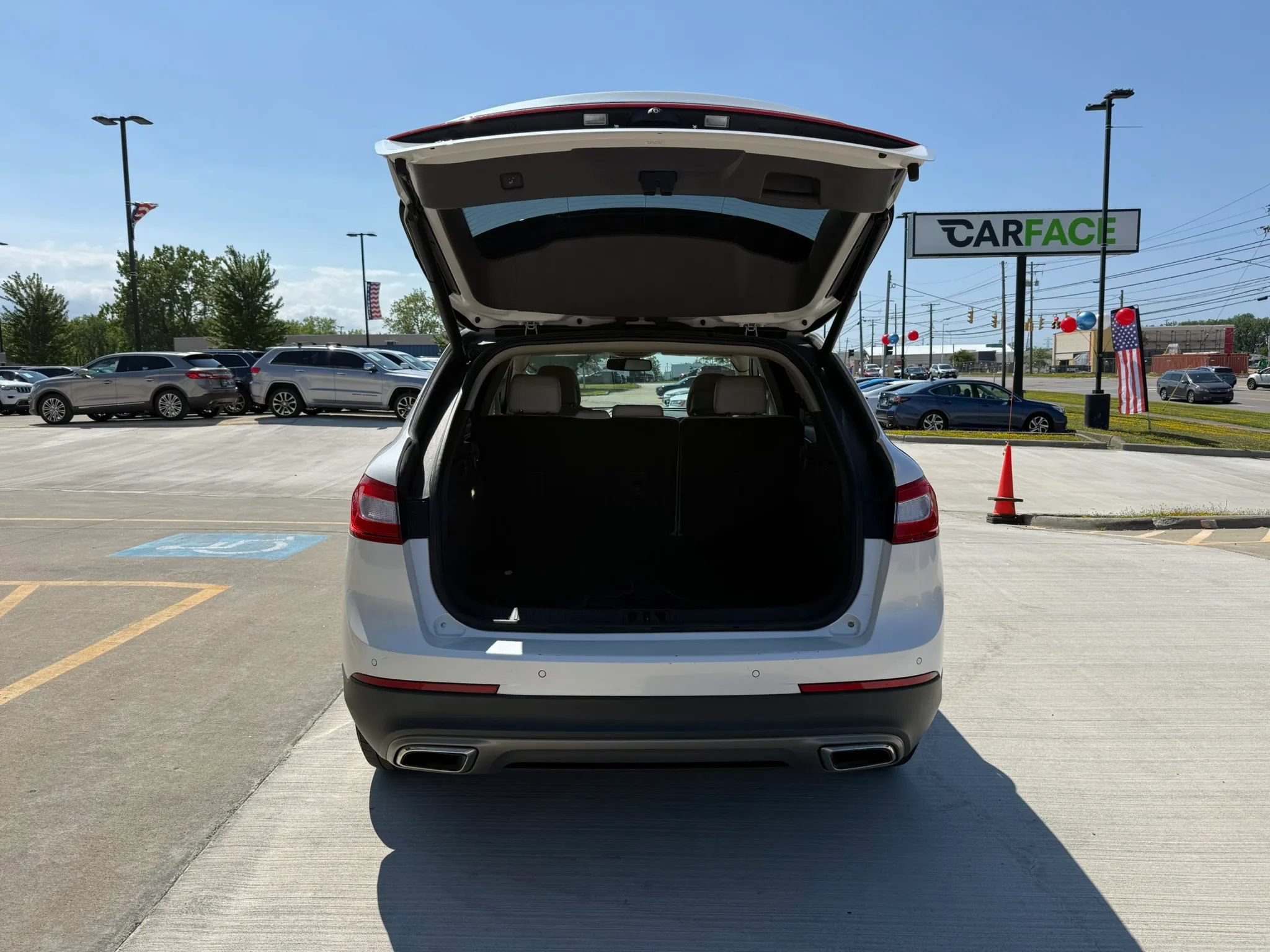 Used 2016 Lincoln MKX Select w/ Select Plus Package AWD/4WD image 13