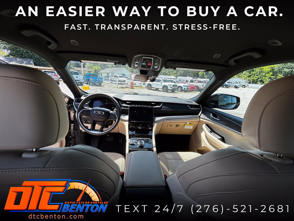 Used 2025 Jeep Grand Cherokee L Limited AWD/4WD image 17