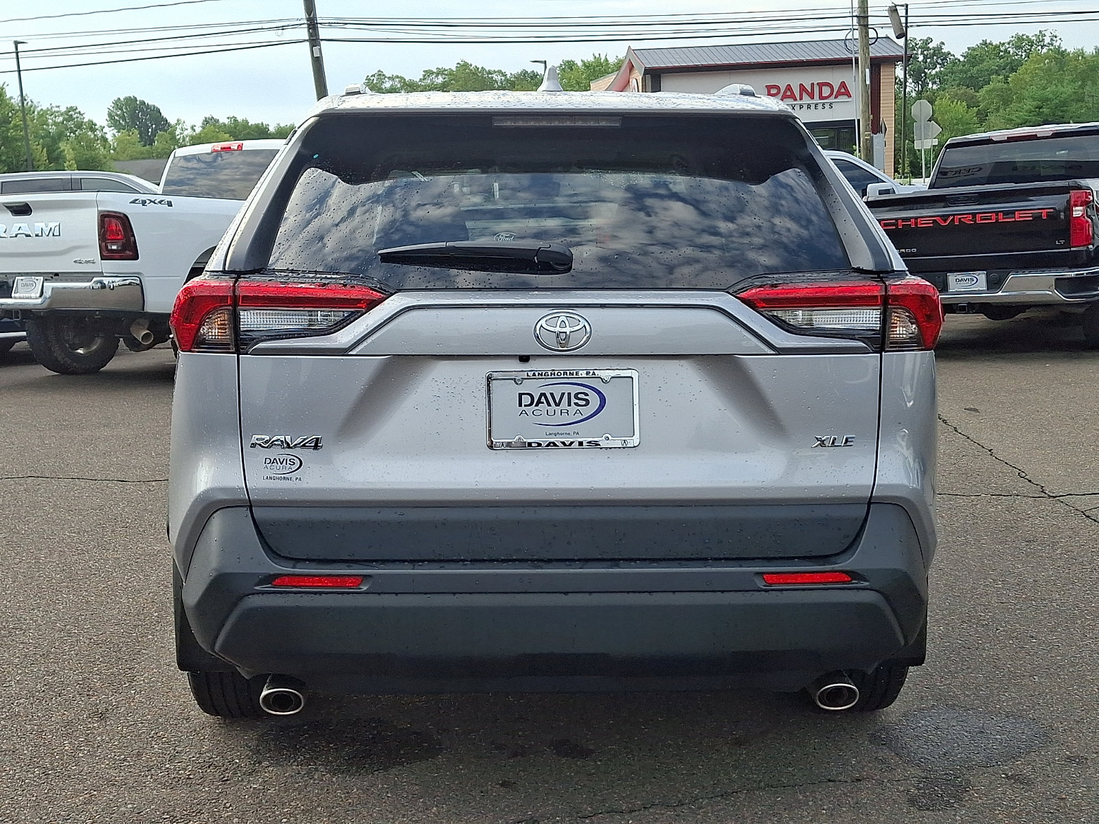 Used 2025 Toyota RAV4 XLE w/ Convenience Package FWD image 5