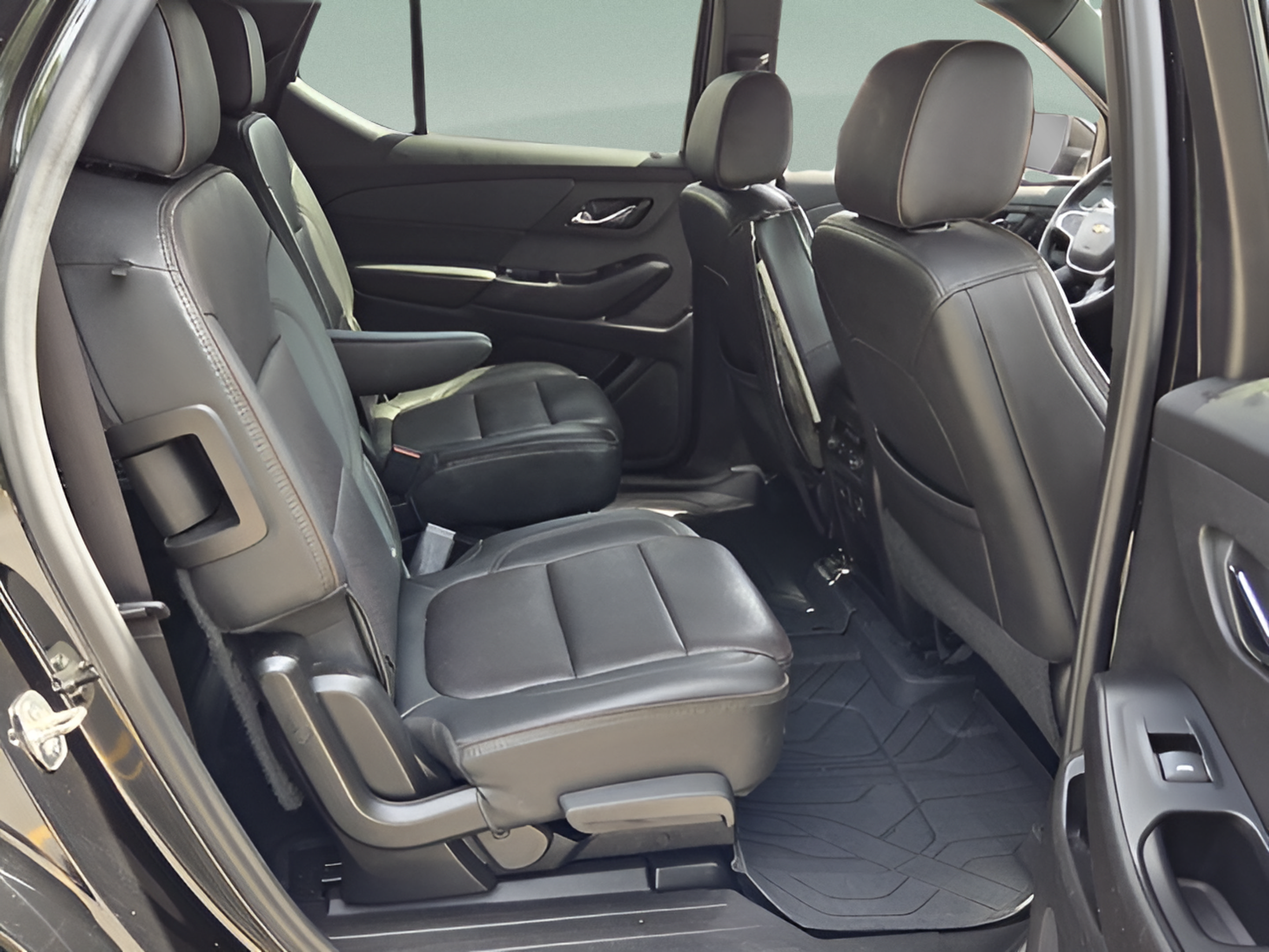 Certified 2023 Chevrolet Traverse High Country w/ LPO, Floor Liner Package AWD/4WD image 14