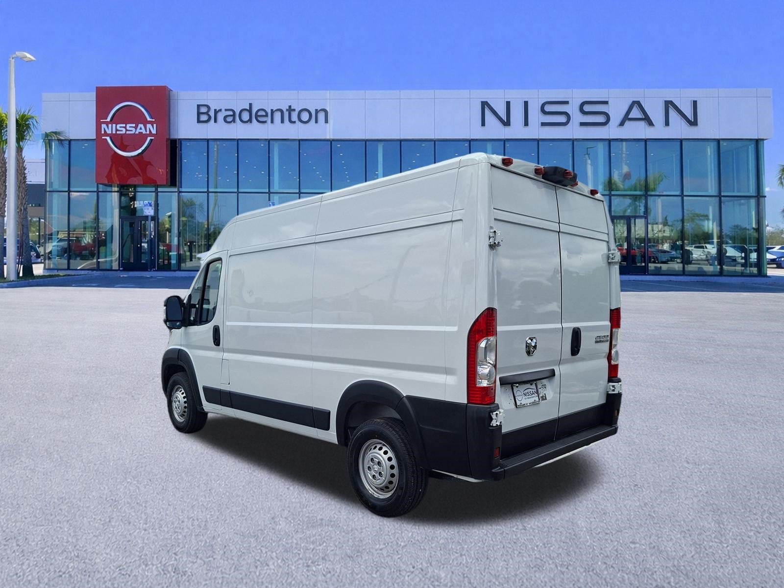 Used 2025 RAM ProMaster 2500 w/ Convenience Group FWD image 7