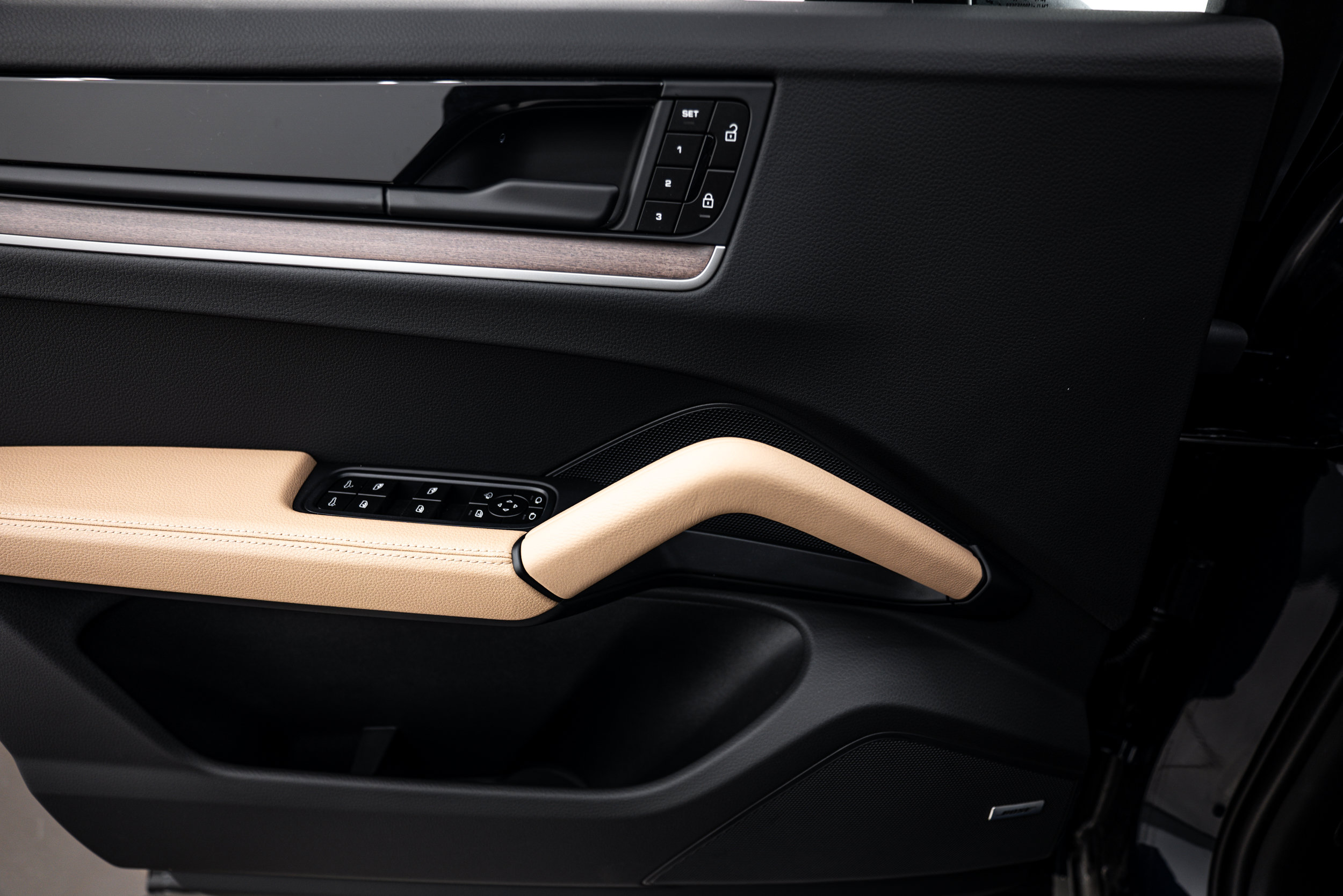 New 2026 Porsche Cayenne Coupe AWD/4WD image 18
