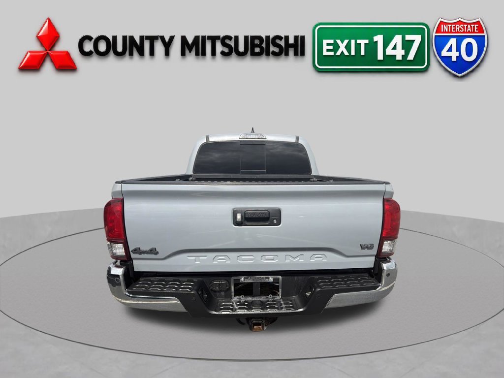 Used 2019 Toyota Tacoma SR5 AWD/4WD image 10