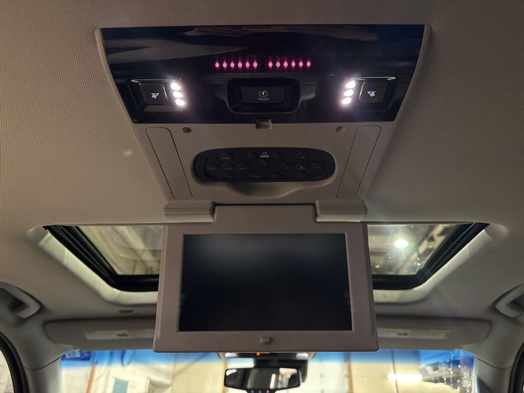 Used 2015 Chevrolet Suburban LTZ image 41