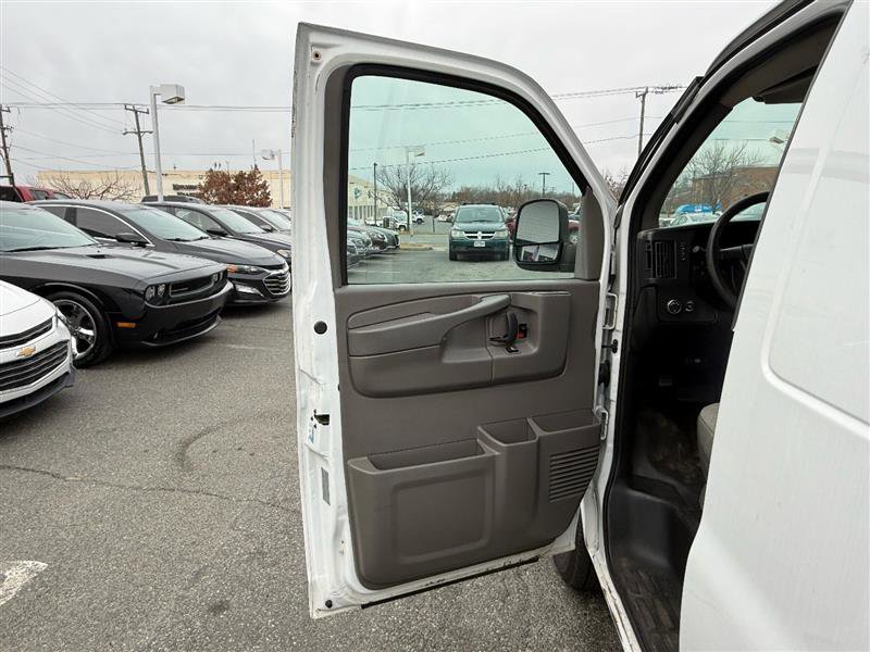 Used 2014 Chevrolet Express 1500 AWD image 14