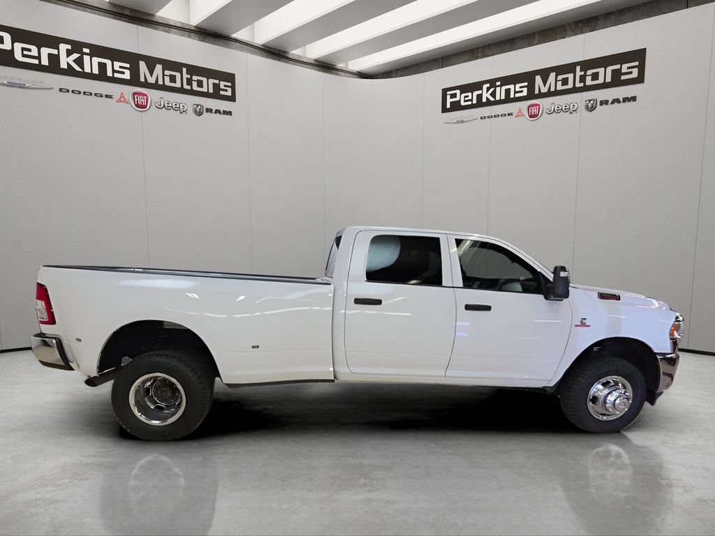 Certified 2024 RAM 3500 Tradesman w/ Chrome Appearance Group AWD/4WD image 8