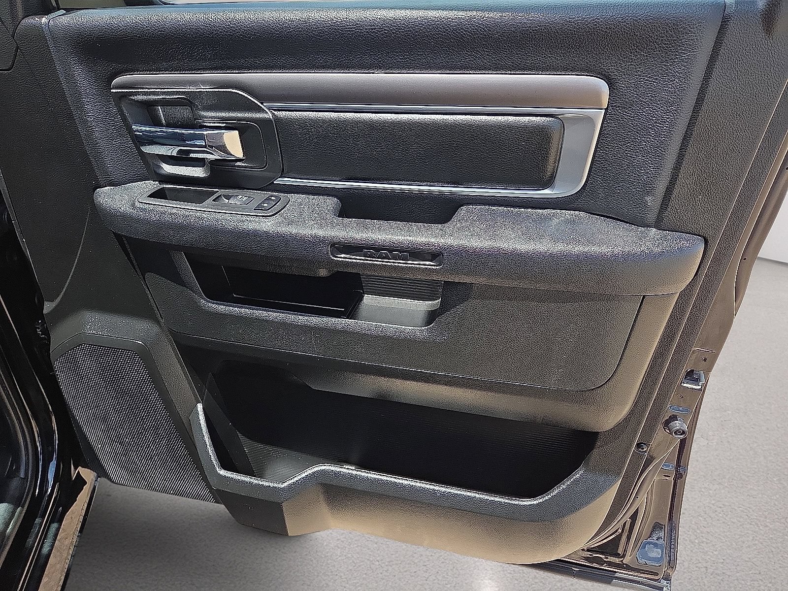 Used 2024 RAM 1500 Classic Warlock RWD image 15