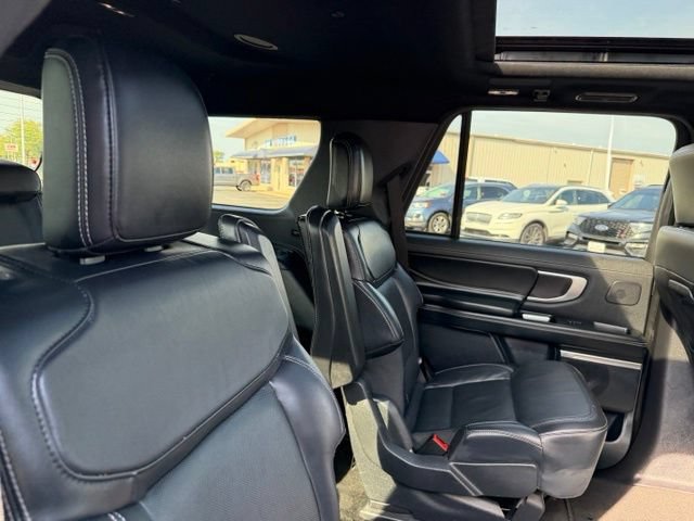 Used 2025 Ford Expedition Platinum w/ Stealth Performance Package AWD/4WD image 46