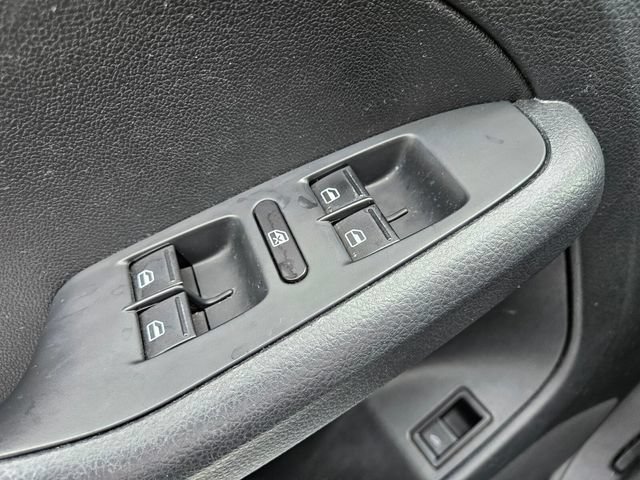 Used 2015 Volkswagen Jetta SE FWD image 30