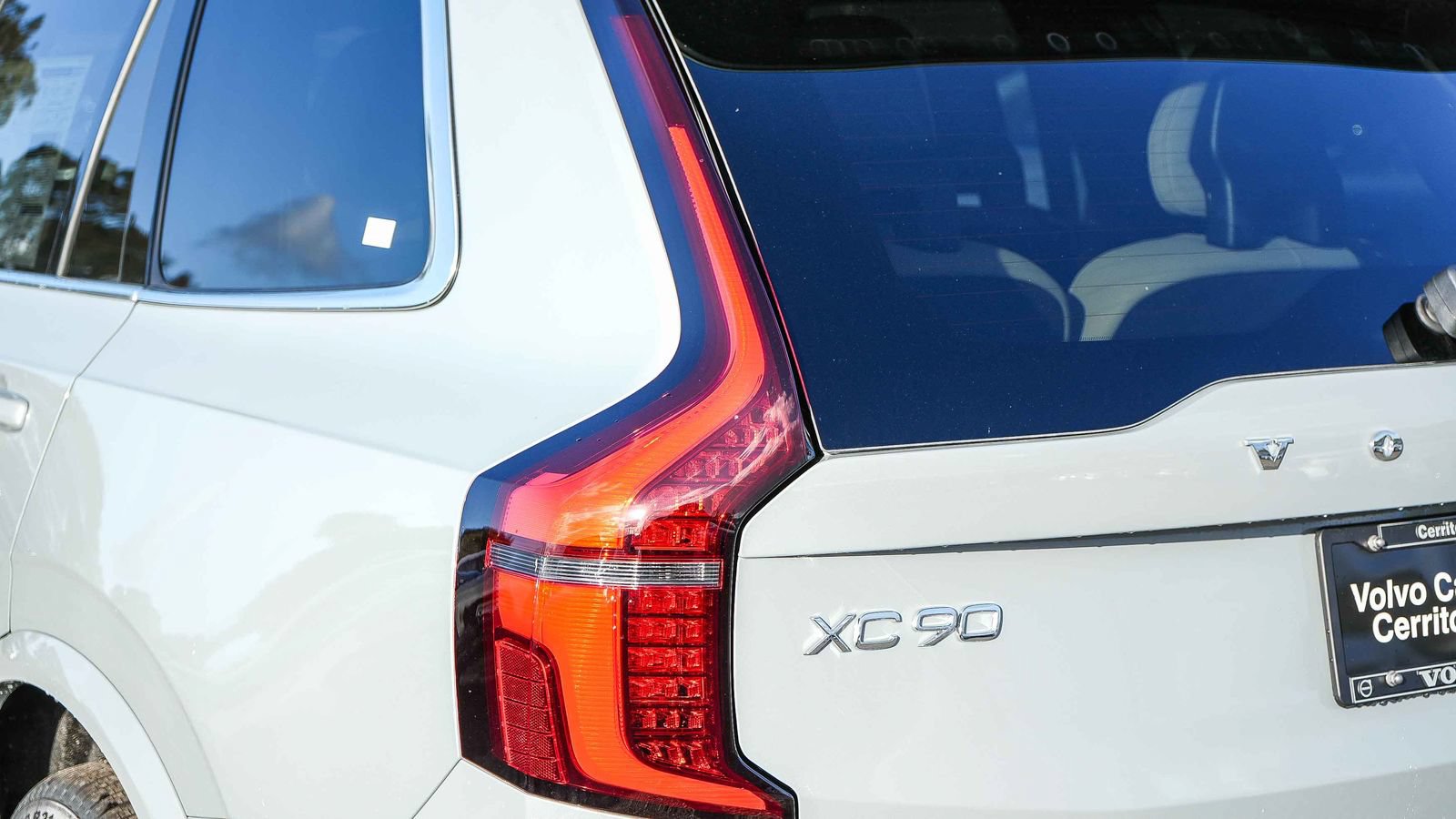New 2026 Volvo XC90 T8 Plus w/ Protection Package Premier AWD/4WD image 9