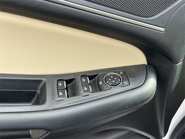 Used 2020 Ford Edge SEL image 27