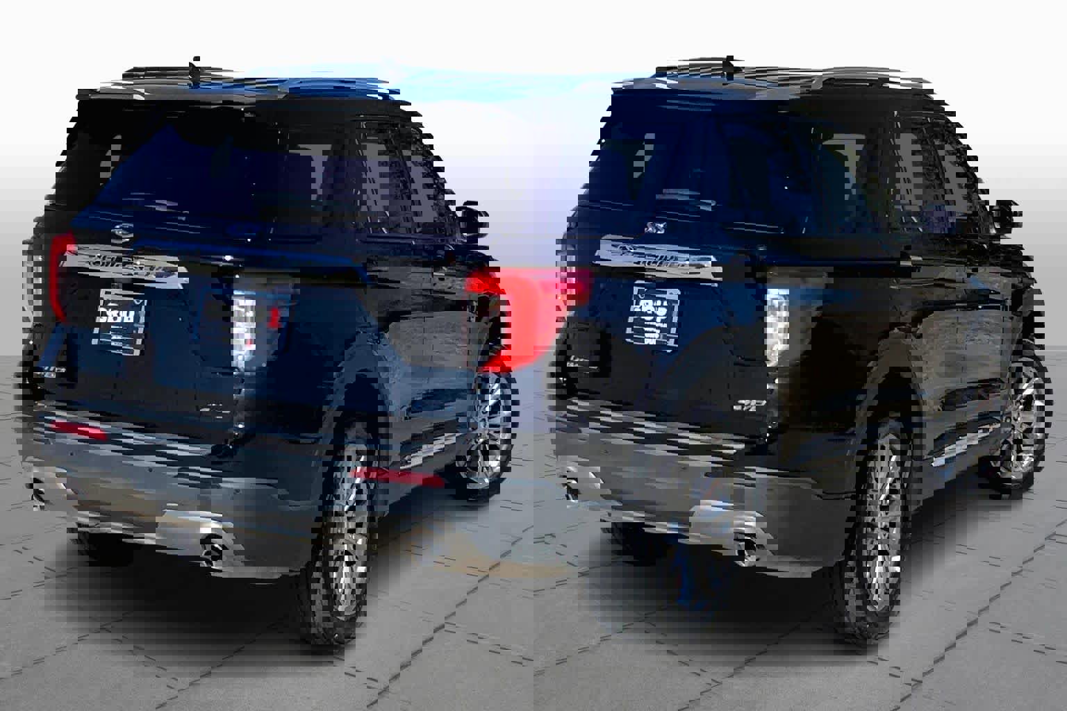 Used 2023 Ford Explorer Limited image 12