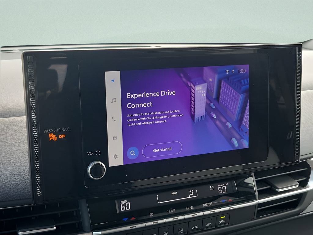 Used 2025 Toyota Sienna LE image 18