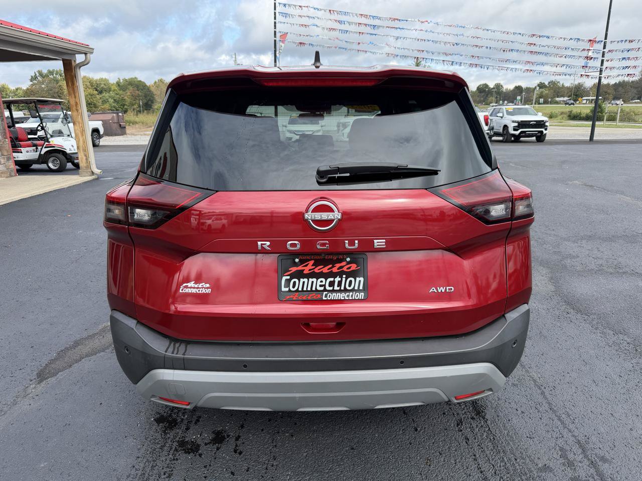 Used 2023 Nissan Rogue S AWD/4WD image 5