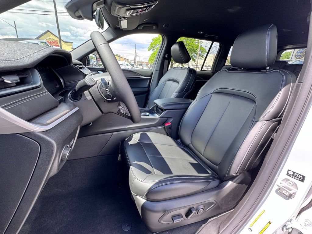 New 2026 Jeep Grand Cherokee Limited AWD/4WD image 13