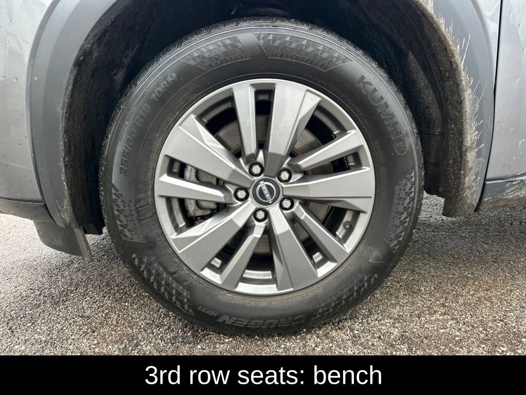 Used 2024 Nissan Pathfinder SV image 11