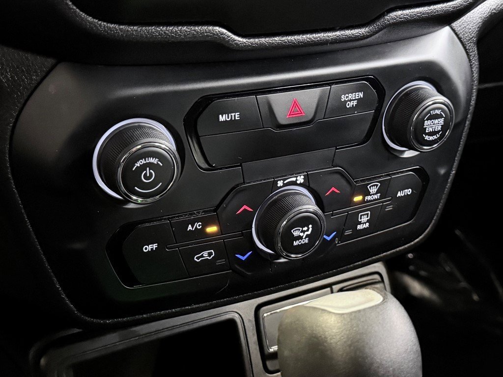 Certified 2020 Jeep Renegade Altitude image 27