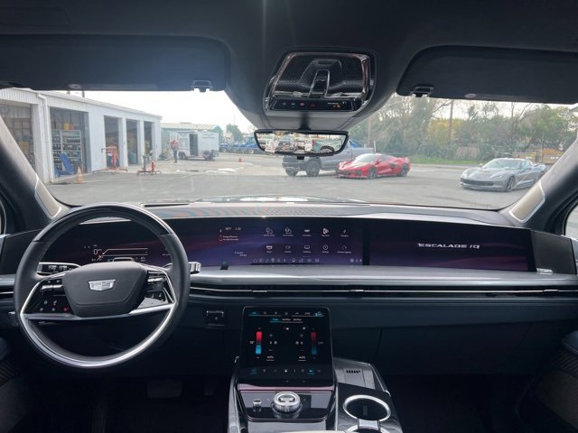Used 2025 Cadillac Escalade IQ Luxury 2 w/ LPO, Premium Carpet Package image 23