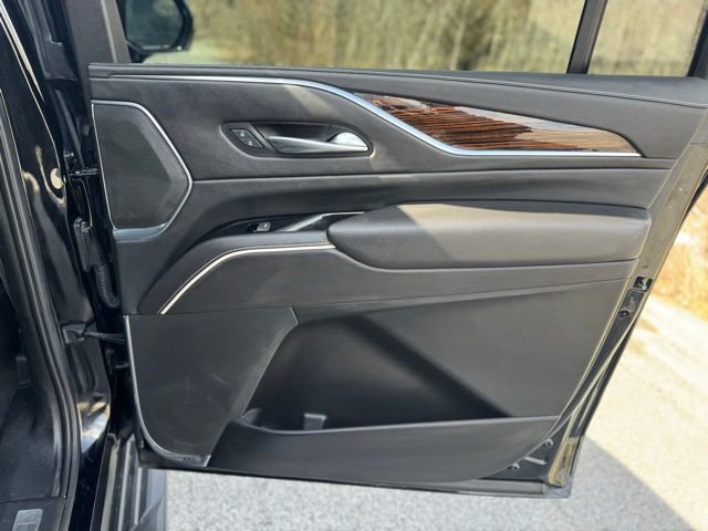 Used 2021 Cadillac Escalade ESV Premium Luxury w/ LPO, Radiant Package image 17