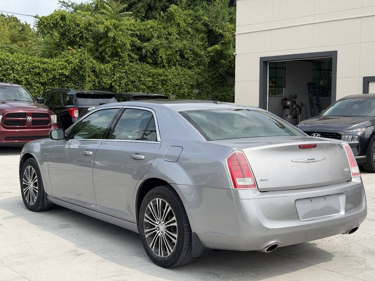 Used 2014 Chrysler 300 S AWD/4WD image 5