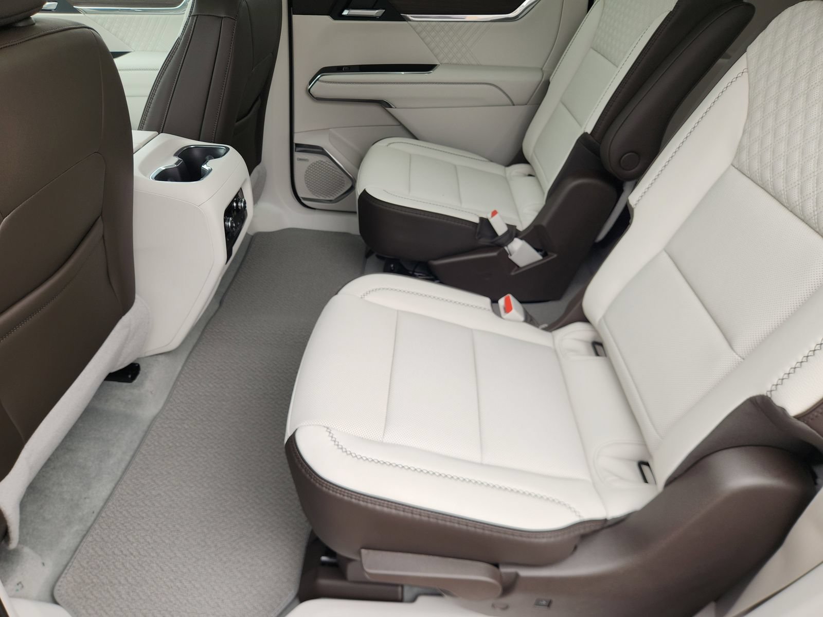 New 2026 GMC Acadia Denali w/ Super Cruise Package FWD image 34