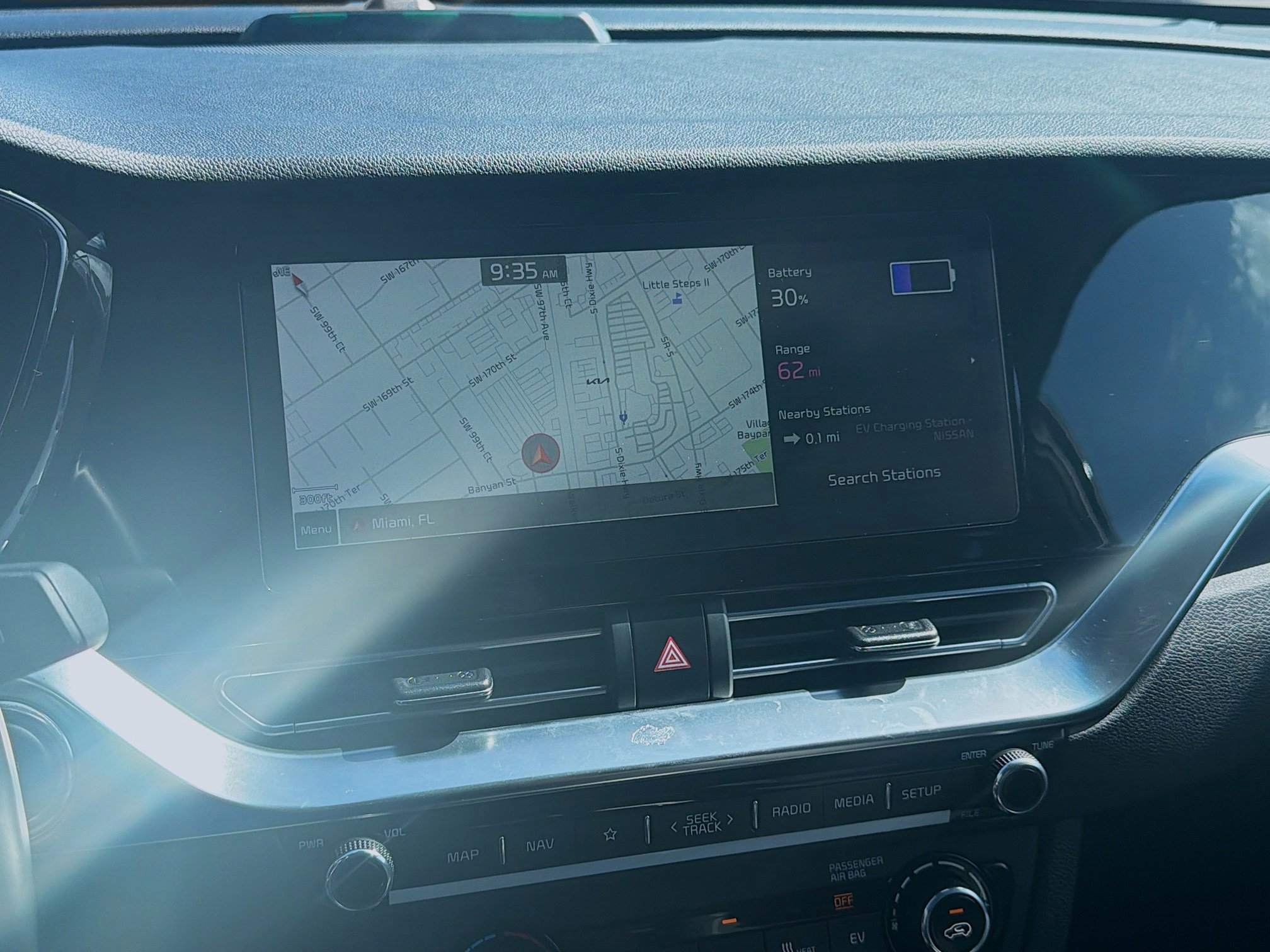 Used 2022 Kia Niro EX image 10