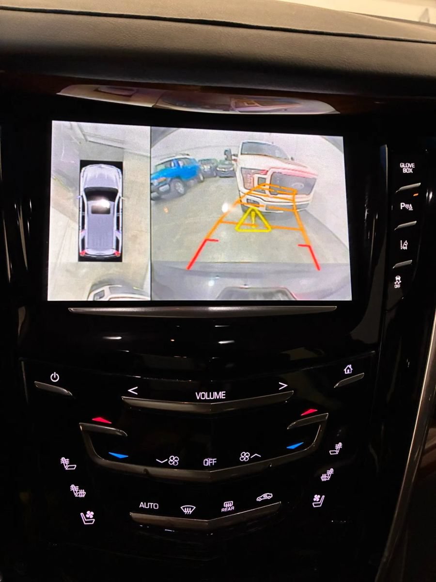 Used 2015 Cadillac Escalade ESV Luxury AWD/4WD image 25