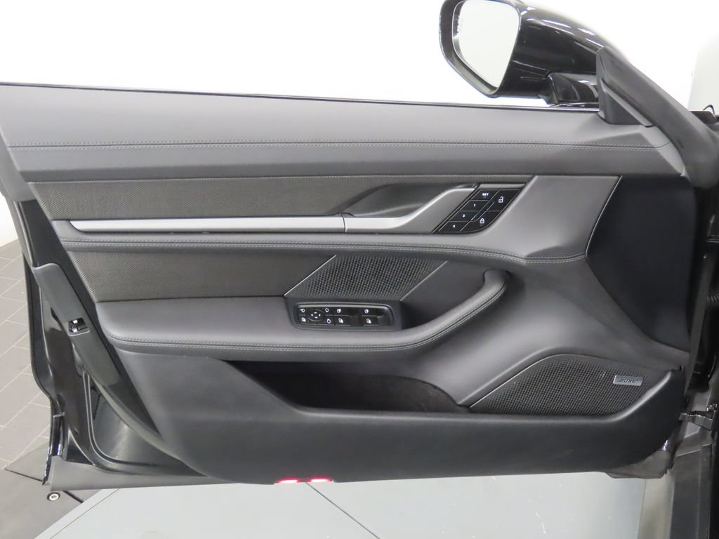Certified 2024 Porsche Taycan Turbo S AWD/4WD image 33