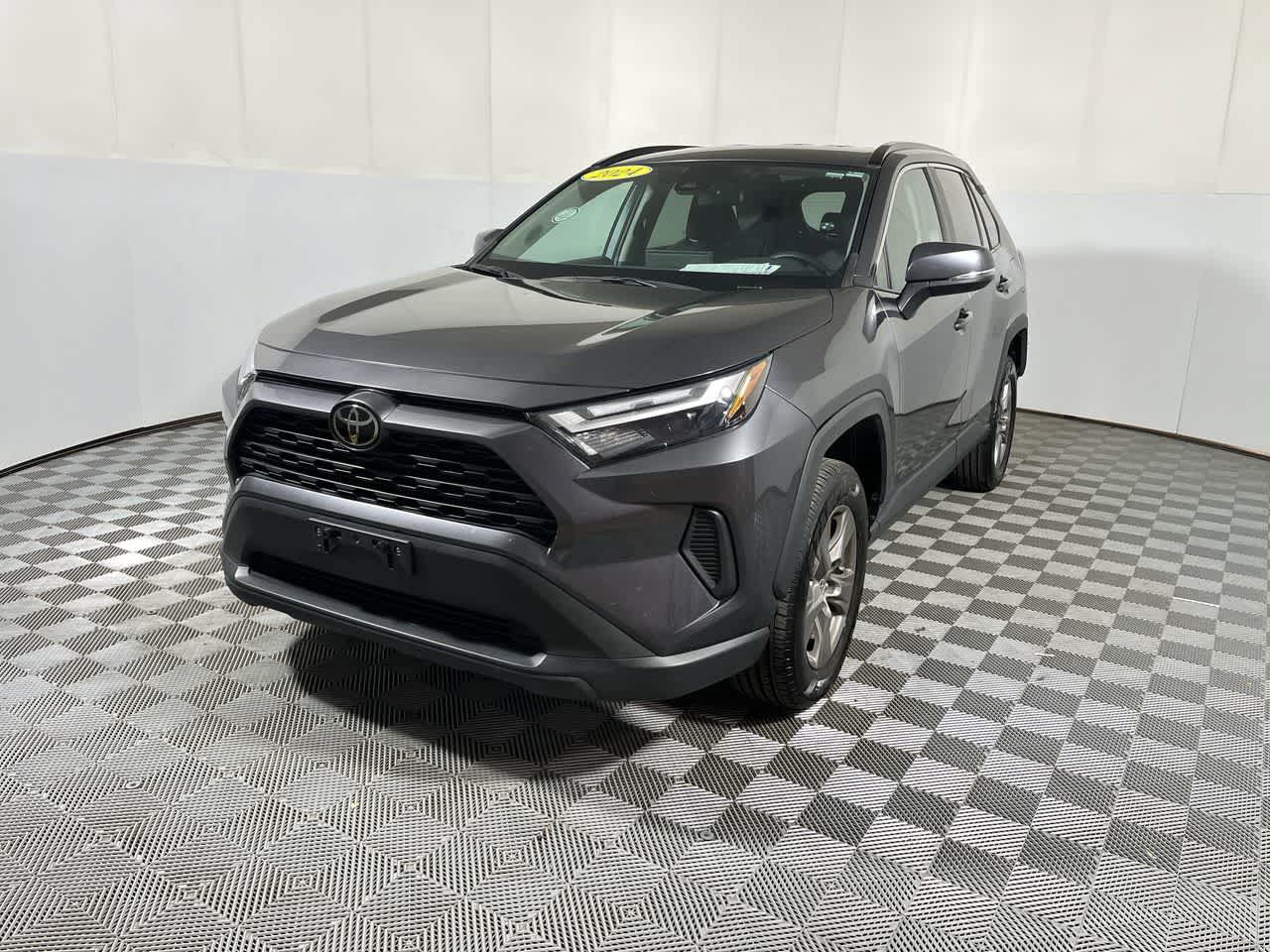 Used 2024 Toyota RAV4 XLE AWD/4WD image 4