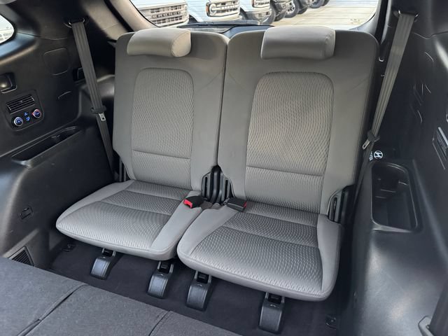Used 2017 Hyundai Santa Fe SE AWD/4WD image 18