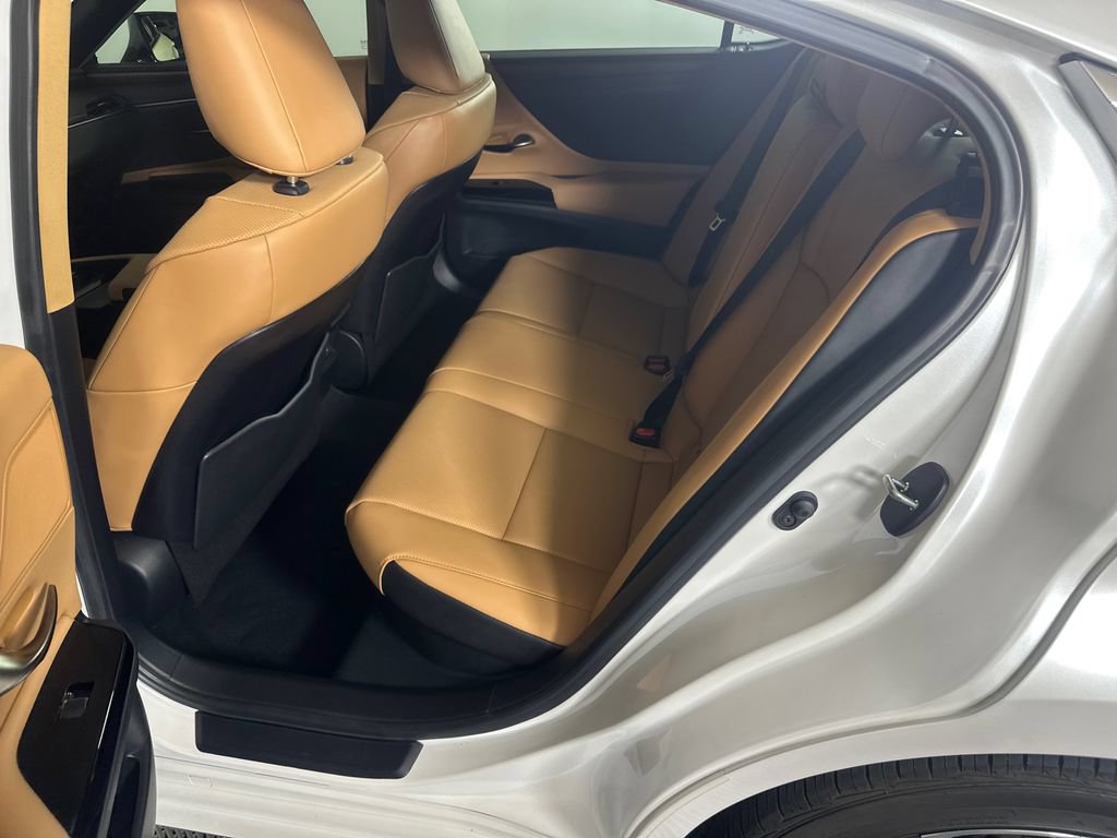 Used 2024 Lexus ES 300h w/ Premium Package FWD image 21
