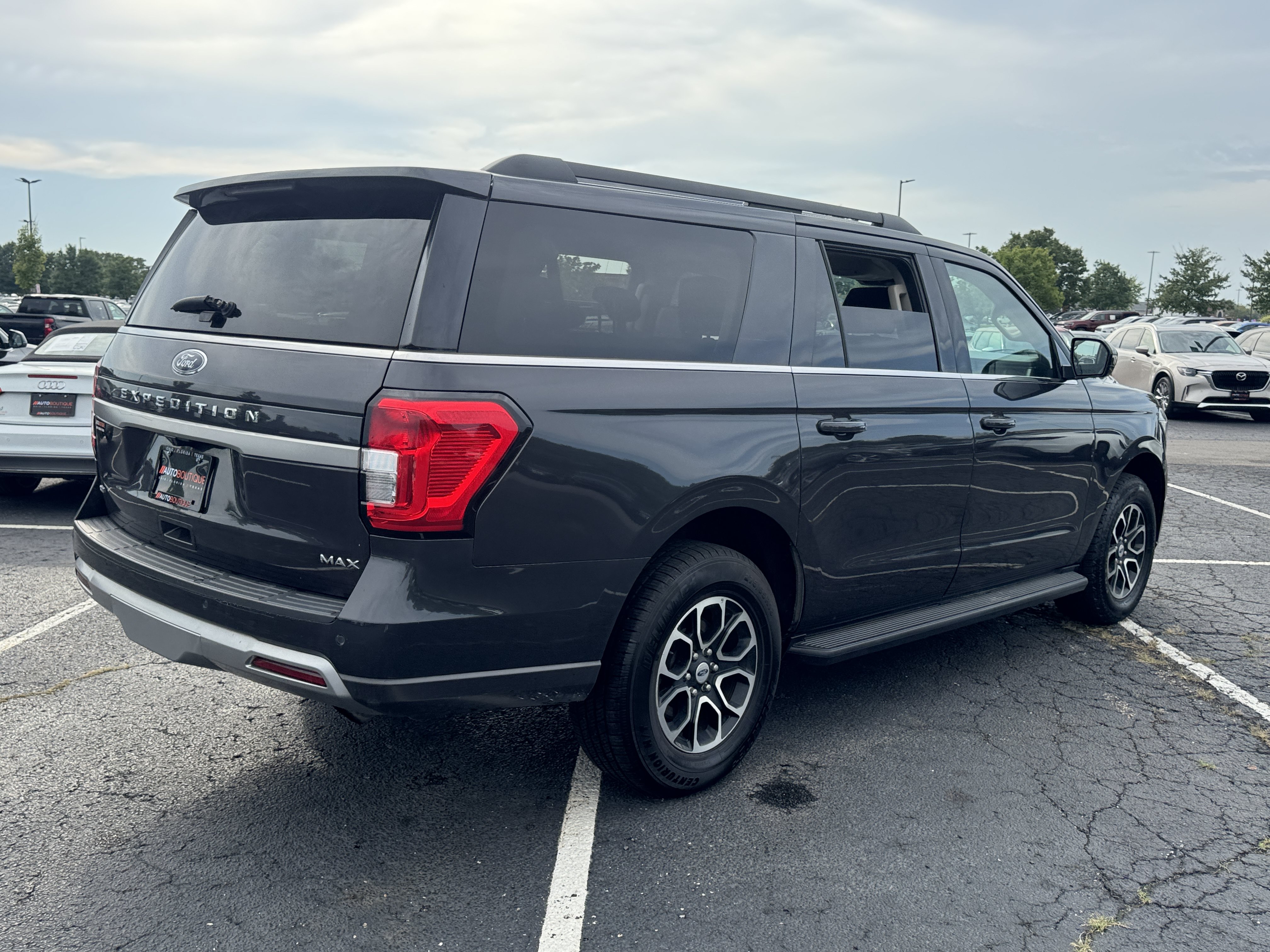 Used 2024 Ford Expedition Max XLT RWD image 12