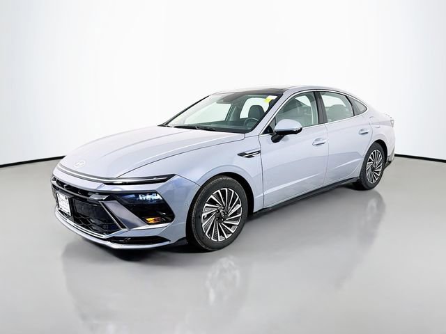 Used 2024 Hyundai Sonata Limited FWD image 2