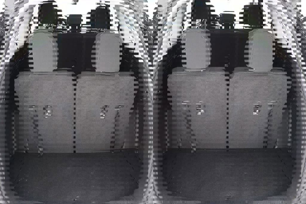 Used 2023 Kia Sorento LX image 30