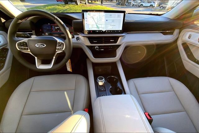 New 2026 Ford Explorer Active w/ Active Comfort Package image 5