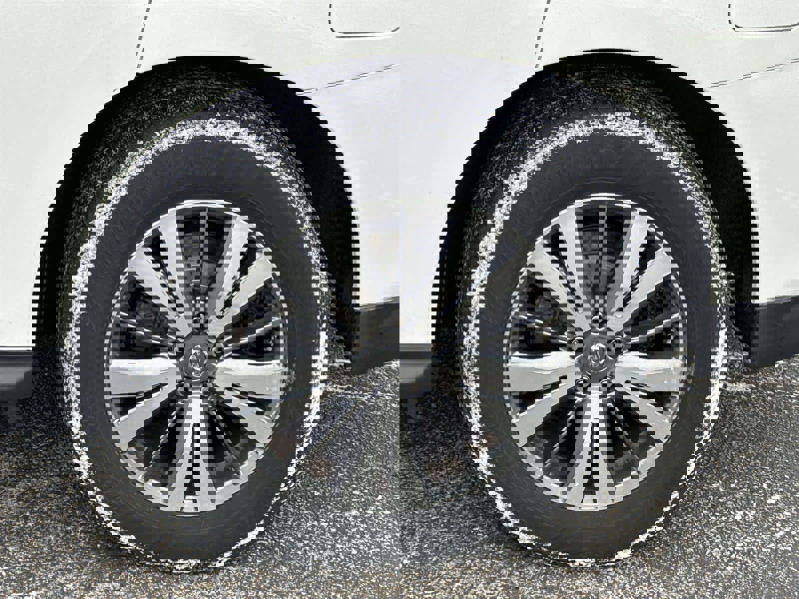 Used 2017 Nissan Pathfinder SV image 12