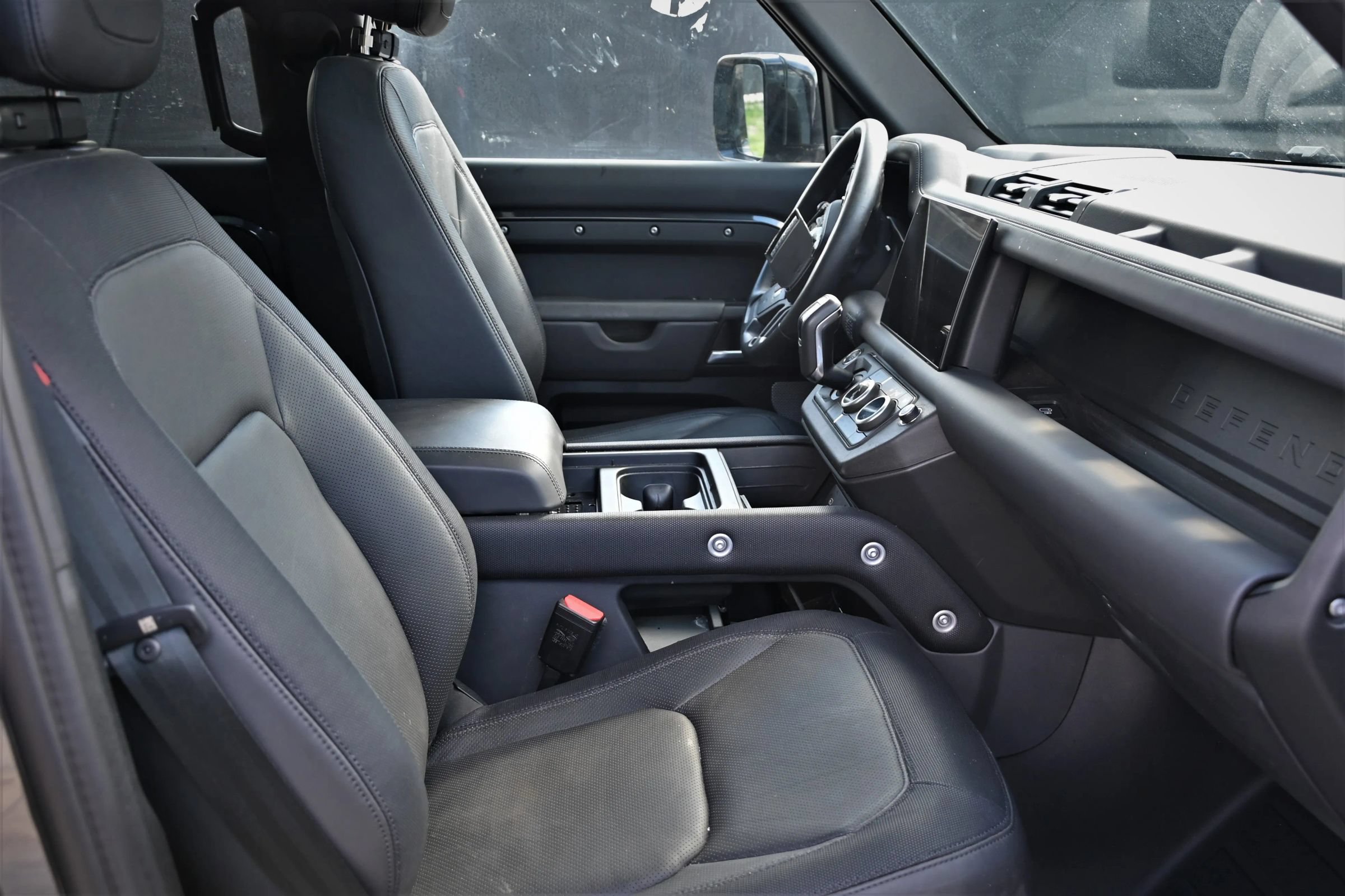 Used 2024 Land Rover Defender 130 Outbound AWD/4WD image 12